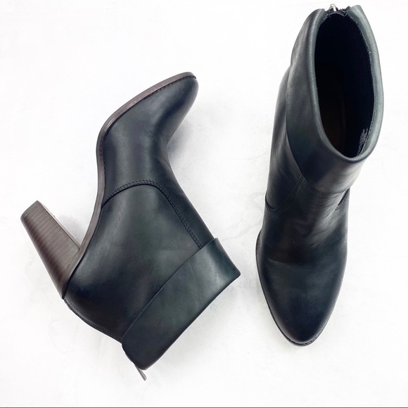 [Lucky Brand] Classic Navy Leather Booties - Picture 4 of 5